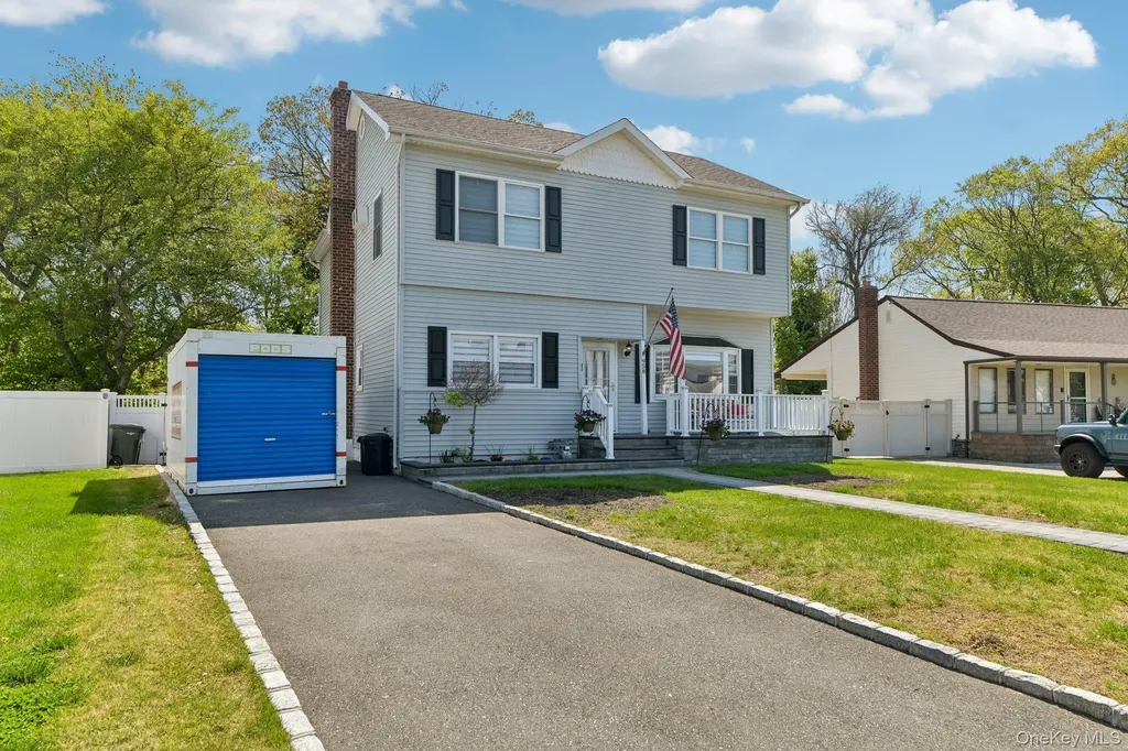 958 Alan Drive Wantagh NY 11793