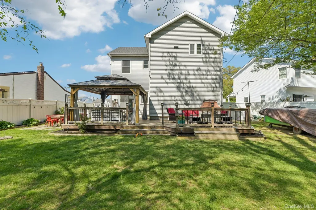 958 Alan Drive Wantagh NY 11793