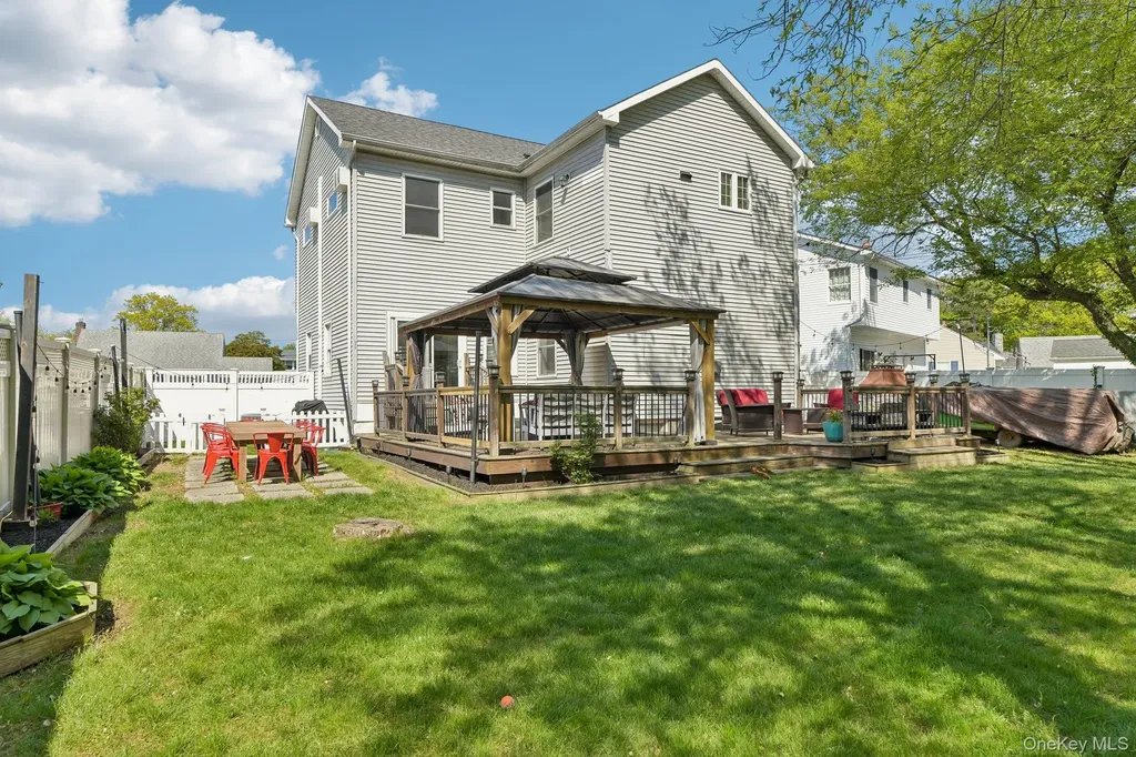 958 Alan Drive Wantagh NY 11793