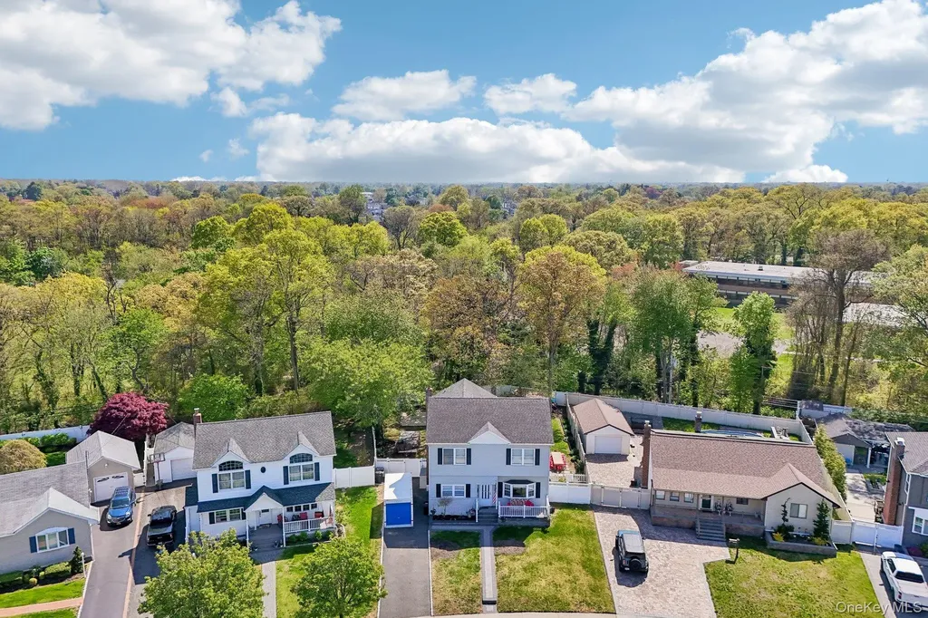 958 Alan Drive Wantagh NY 11793