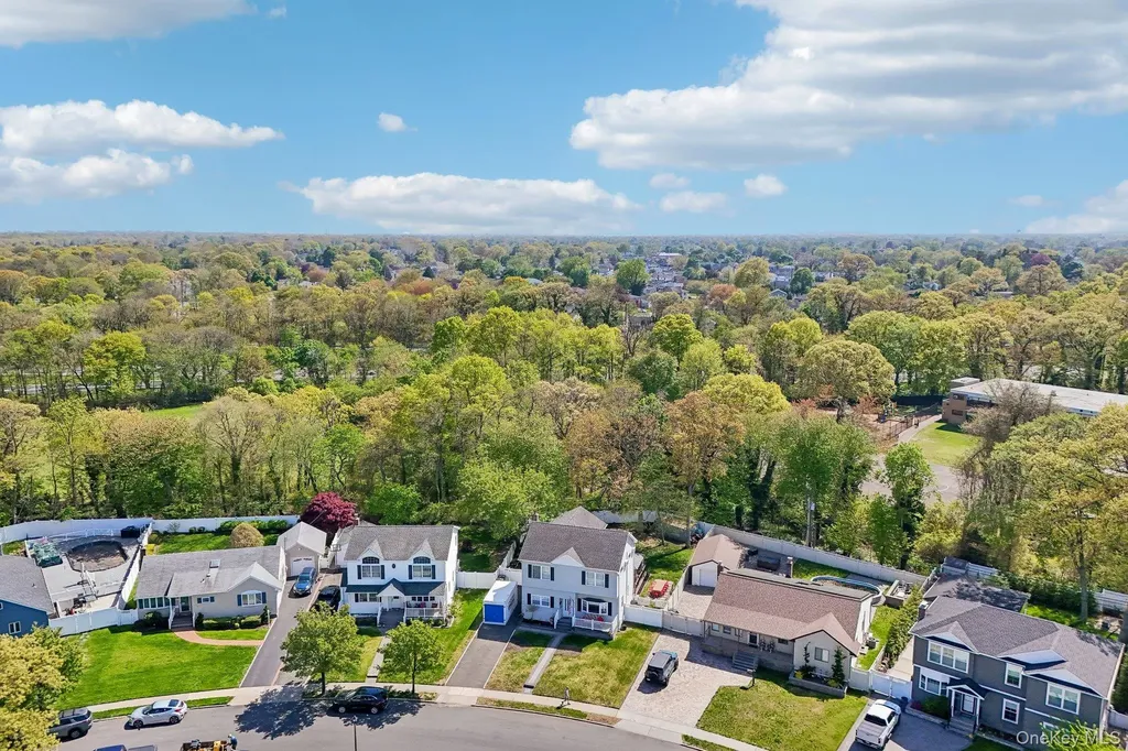 958 Alan Drive Wantagh NY 11793