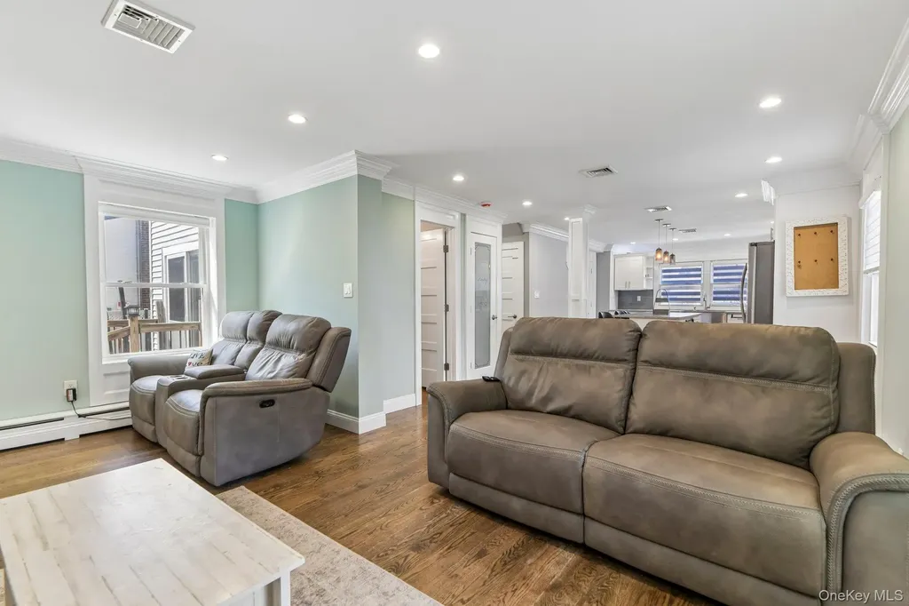 958 Alan Drive Wantagh NY 11793
