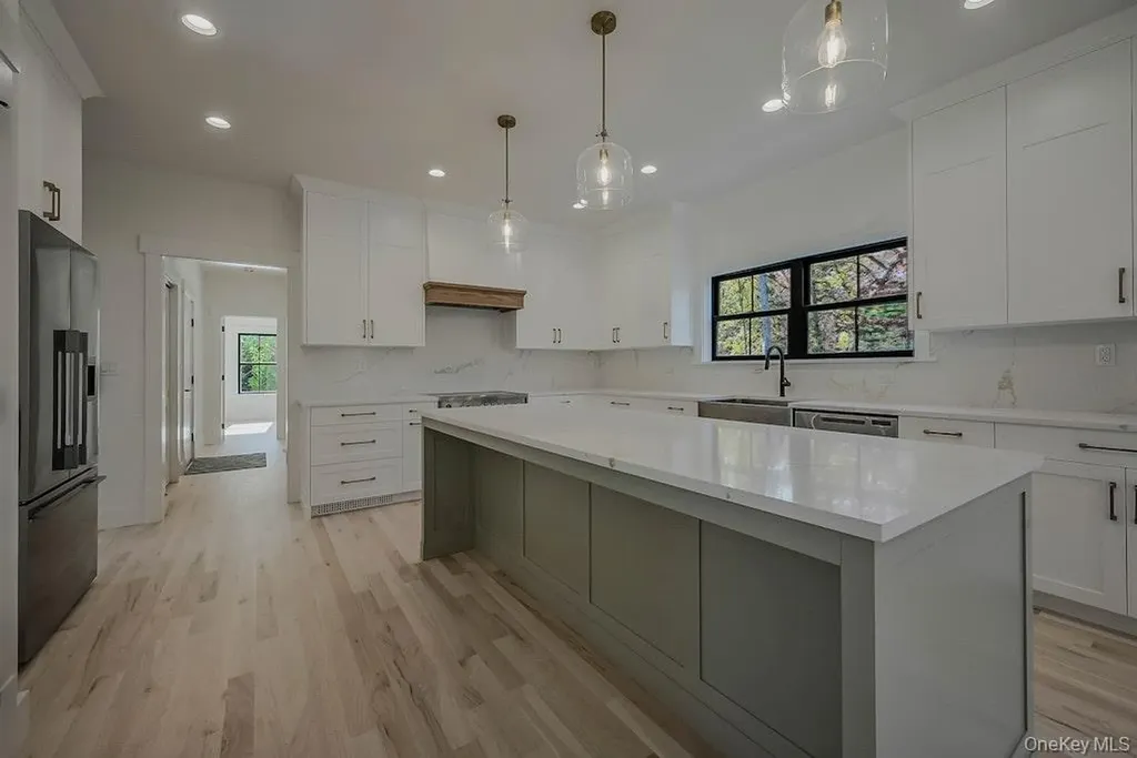 20 Bunker Lane Middle Island NY 11953