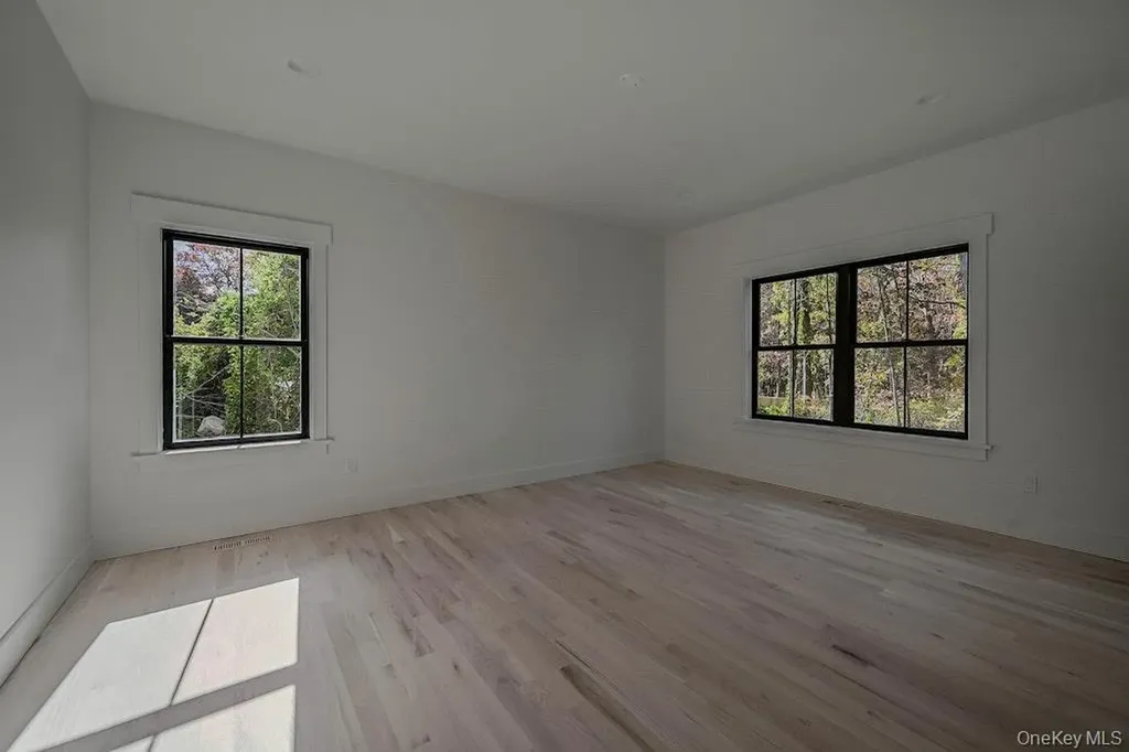 20 Bunker Lane Middle Island NY 11953
