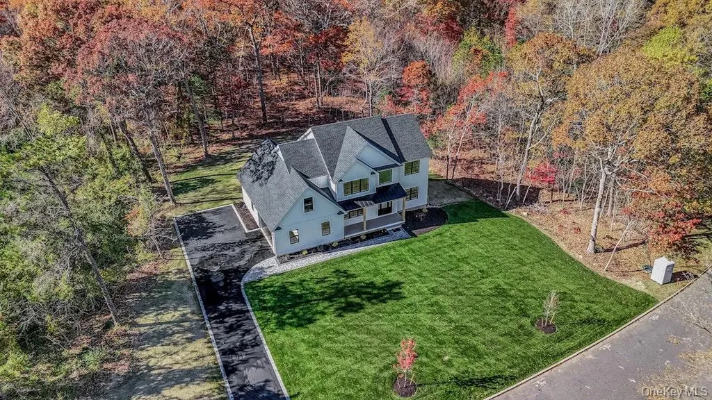 20 Bunker Lane Middle Island NY 11953