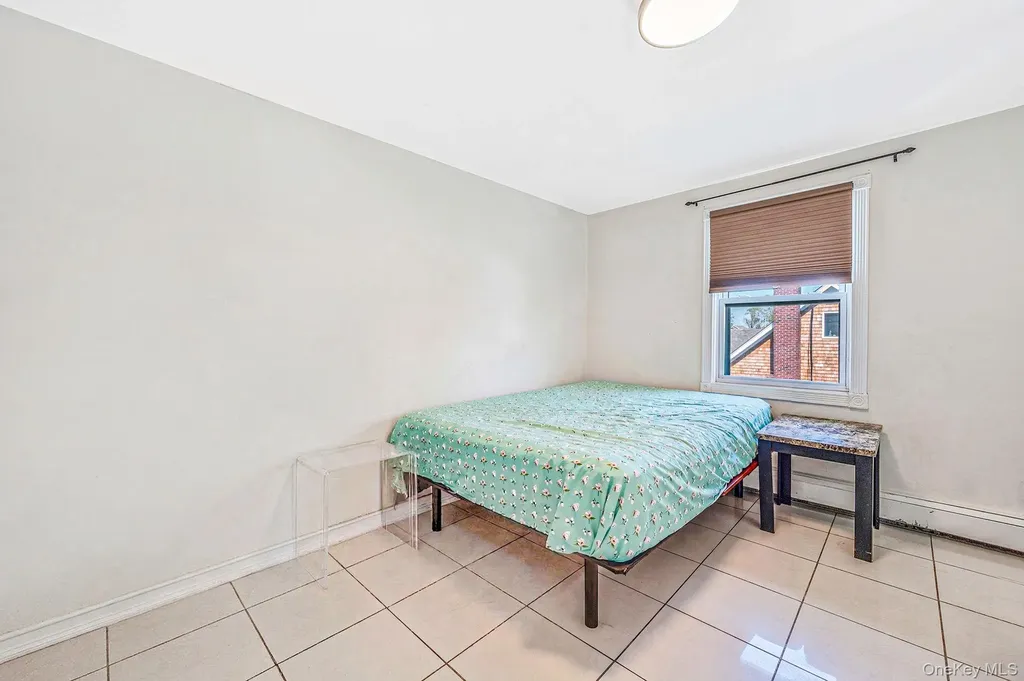 56 Pickwick Lane North Babylon NY 11703