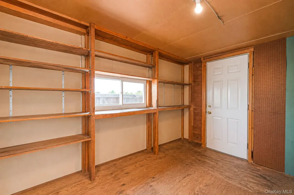 56 Pickwick Lane North Babylon NY 11703