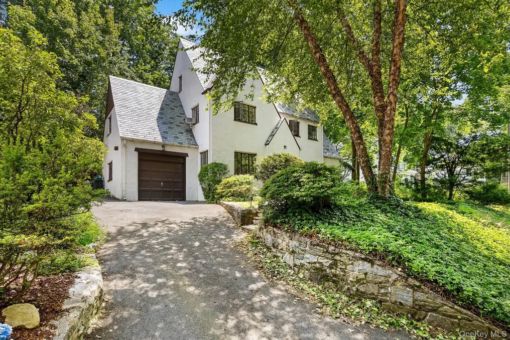 10 River Road Scarsdale NY 10583