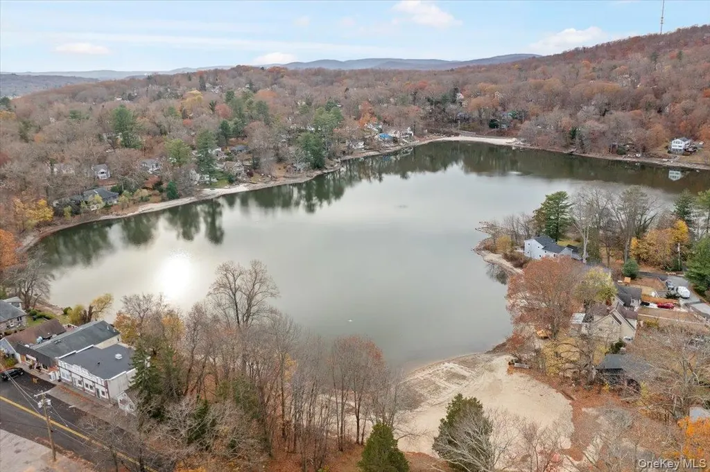 116 Lake Drive Lake Peekskill NY 10537