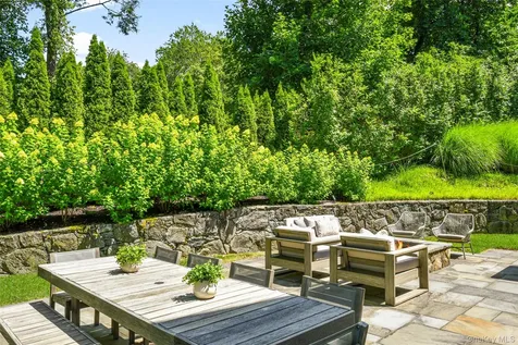 9 Daymon Terrace Larchmont NY 10538