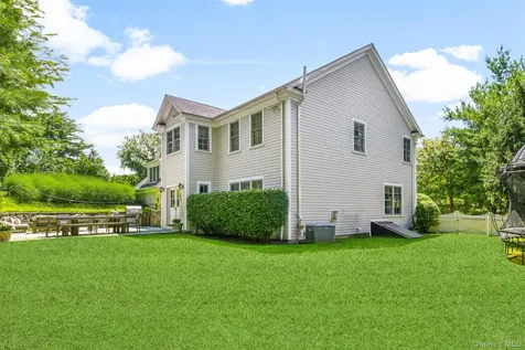 9 Daymon Terrace Larchmont NY 10538