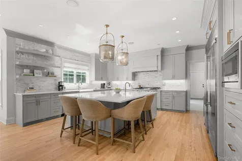 9 Daymon Terrace Larchmont NY 10538