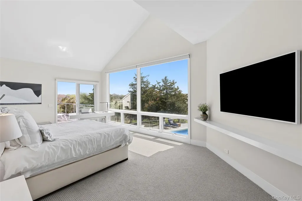 22 Tanners Neck Lane Westhampton NY 11977