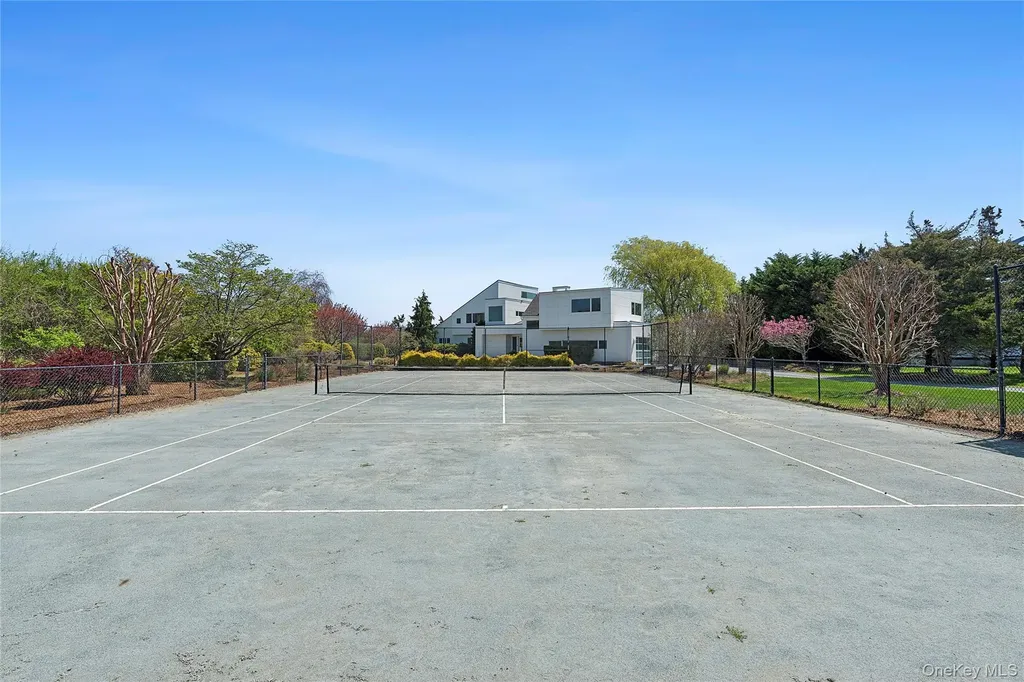 22 Tanners Neck Lane Westhampton NY 11977