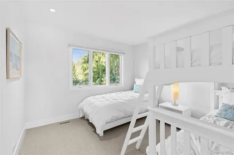 22 Tanners Neck Lane Westhampton NY 11977