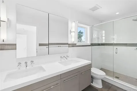 22 Tanners Neck Lane Westhampton NY 11977