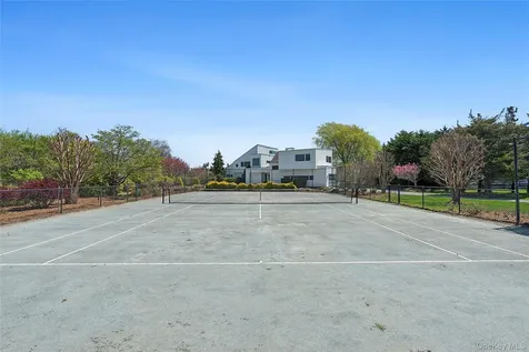 22 Tanners Neck Lane Westhampton NY 11977