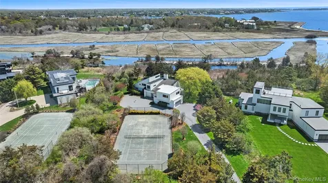 22 Tanners Neck Lane Westhampton NY 11977