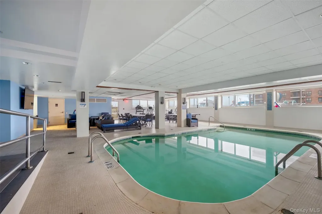 170 W Broadway Long Beach NY 11561