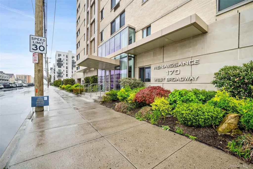 170 W Broadway Long Beach NY 11561