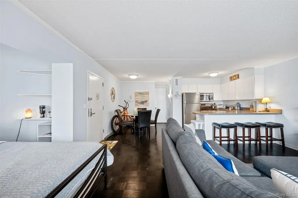 170 W Broadway Long Beach NY 11561