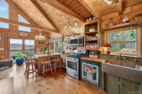 129 Hallock Road Barryville NY 12719