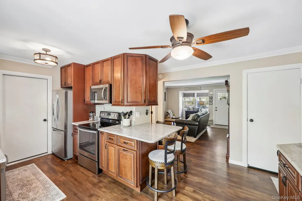 13 Rutledge Commons Yaphank NY 11980
