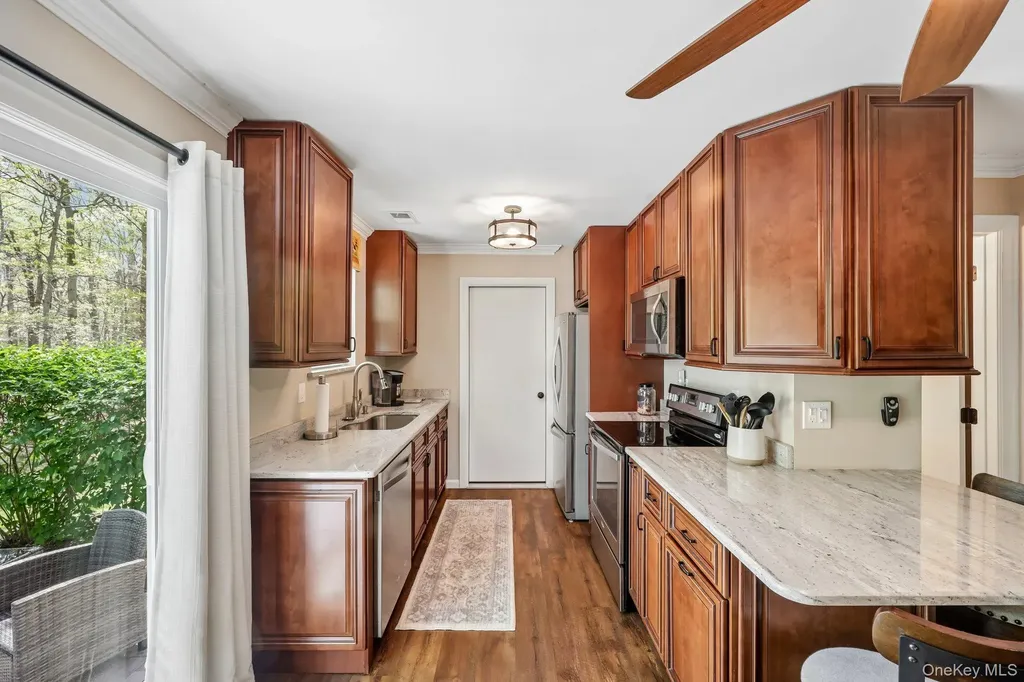 13 Rutledge Commons Yaphank NY 11980