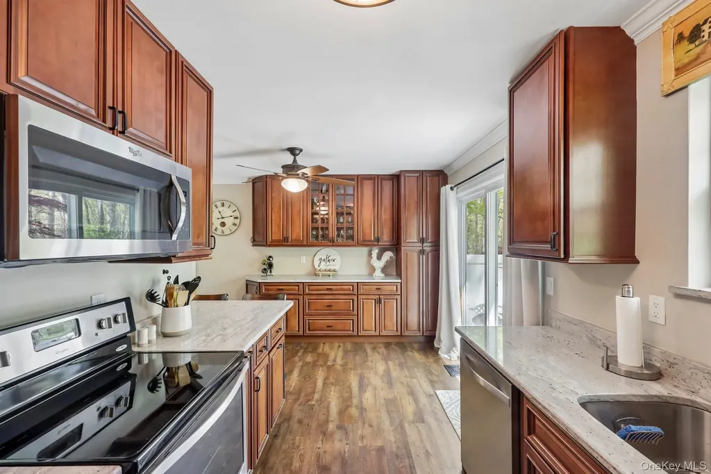 13 Rutledge Commons Yaphank NY 11980
