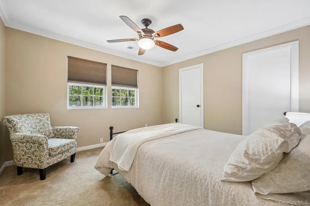 13 Rutledge Commons Yaphank NY 11980
