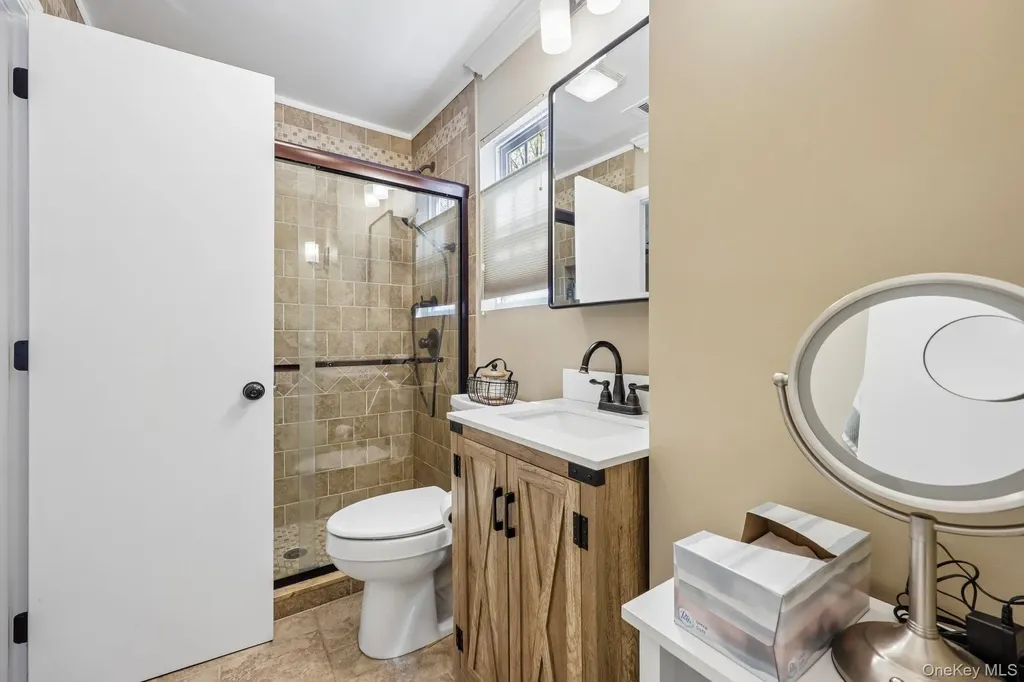 13 Rutledge Commons Yaphank NY 11980