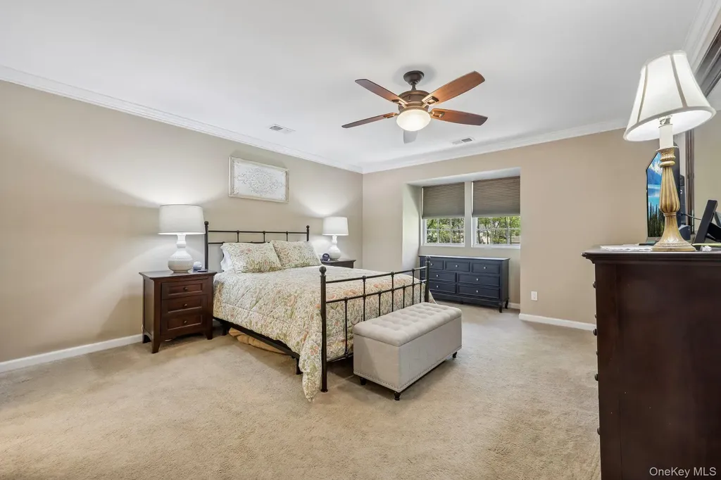 13 Rutledge Commons Yaphank NY 11980