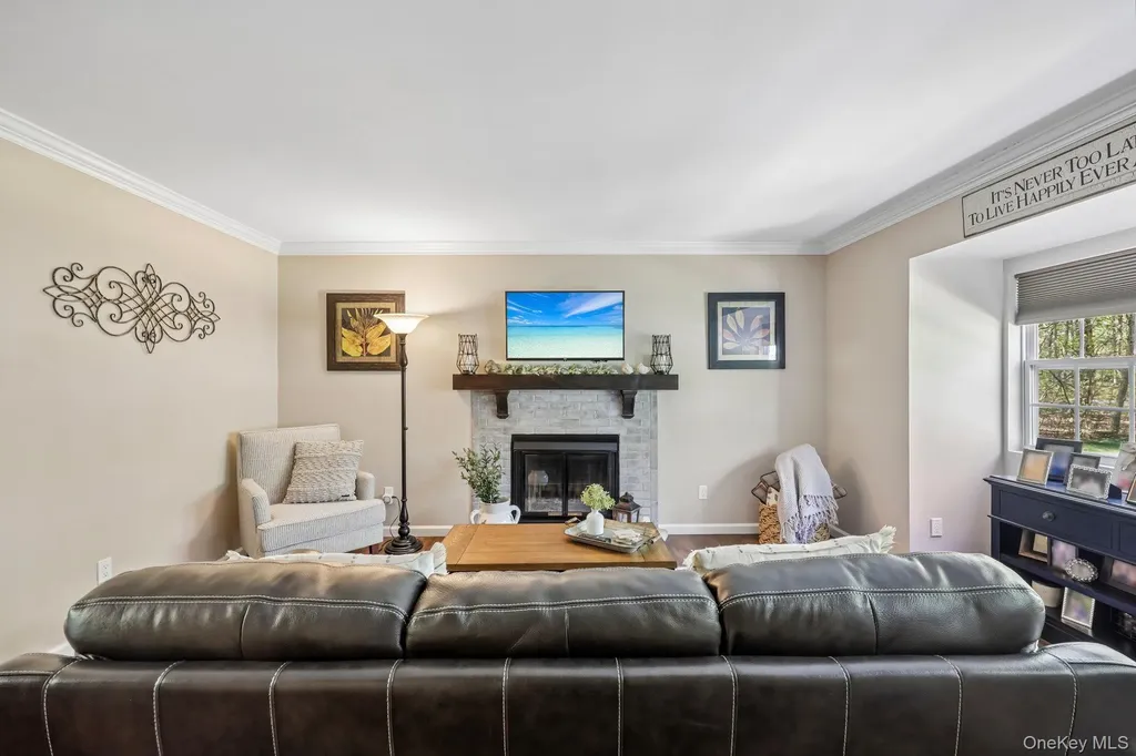 13 Rutledge Commons Yaphank NY 11980