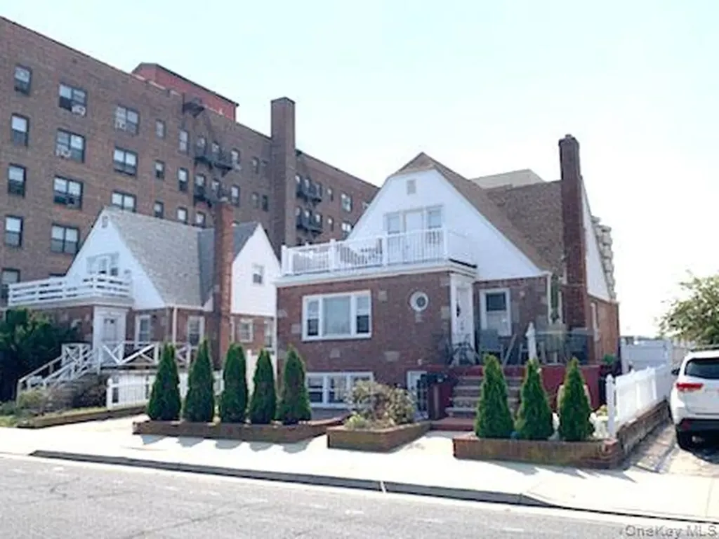 364 E Broadway Long Beach NY 11561