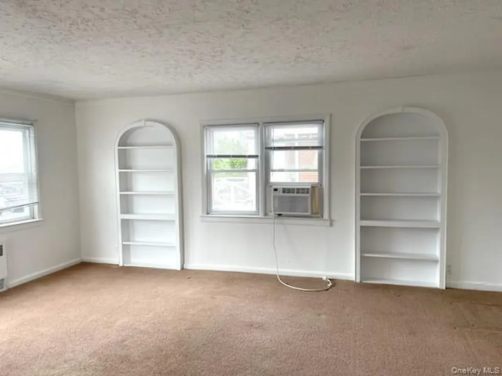 364 E Broadway Long Beach NY 11561