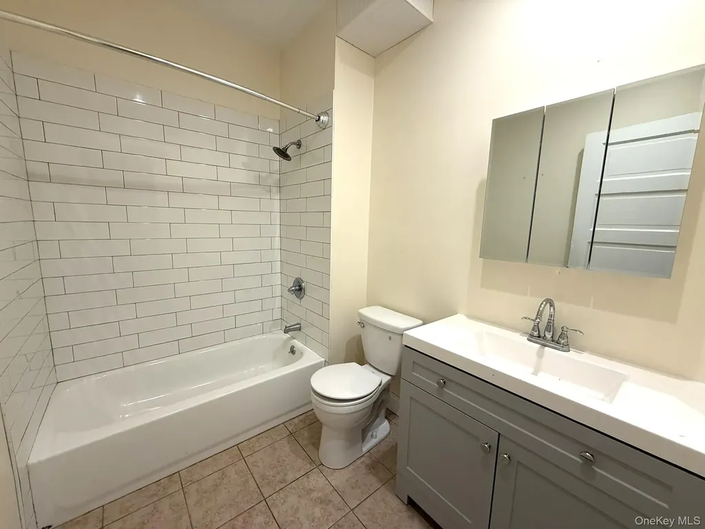 8 Fox Terrace Poughkeepsie NY 12603