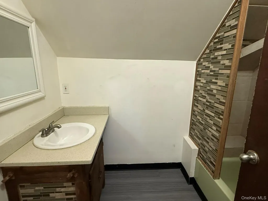 8 Fox Terrace Poughkeepsie NY 12603