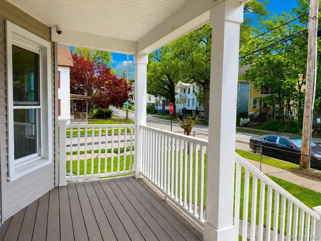 8 Fox Terrace Poughkeepsie NY 12603