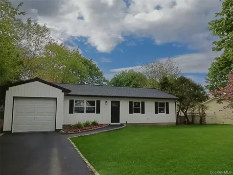 34 Michael Avenue Bellport NY 11713