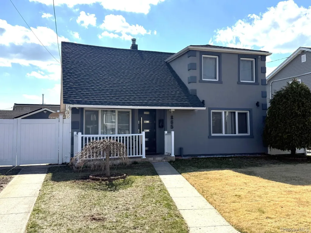 865 Grand Boulevard Westbury NY 11590