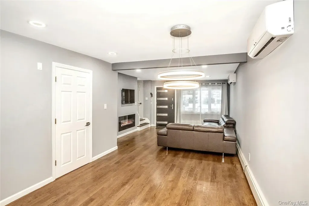 865 Grand Boulevard Westbury NY 11590
