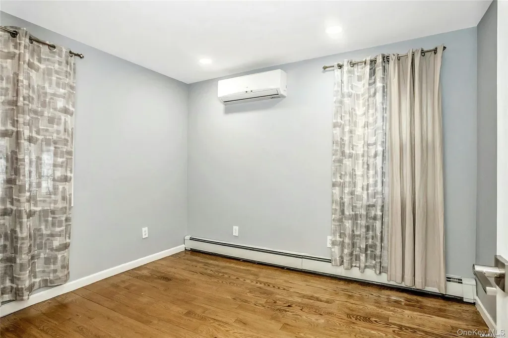 865 Grand Boulevard Westbury NY 11590