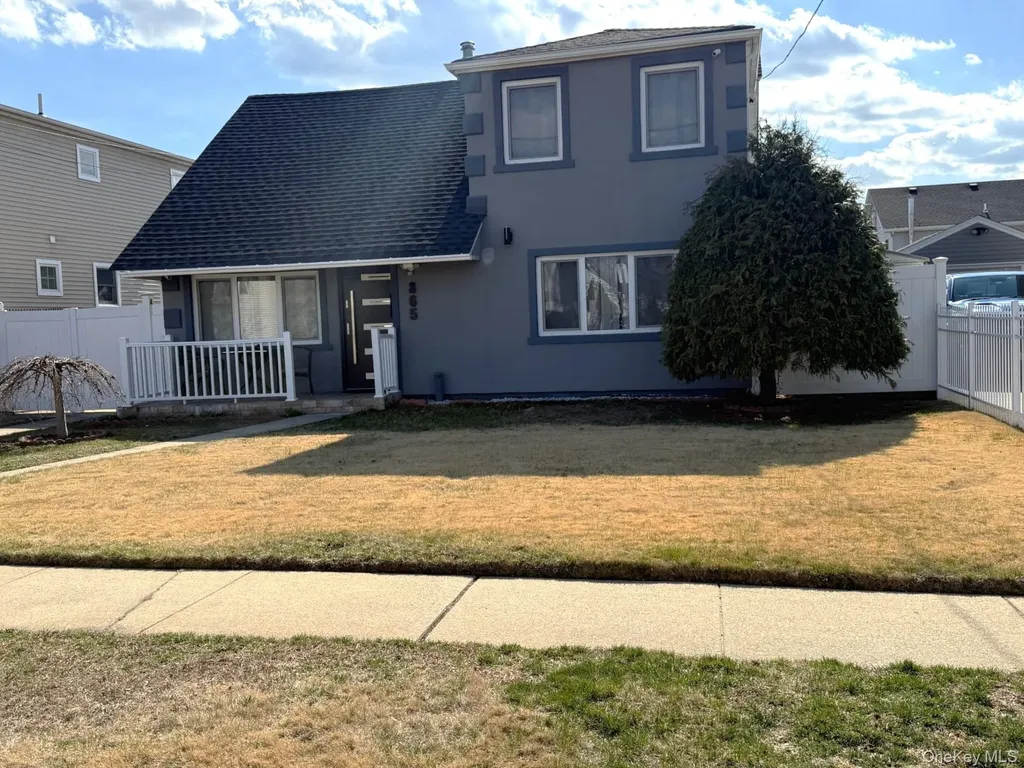 865 Grand Boulevard Westbury NY 11590