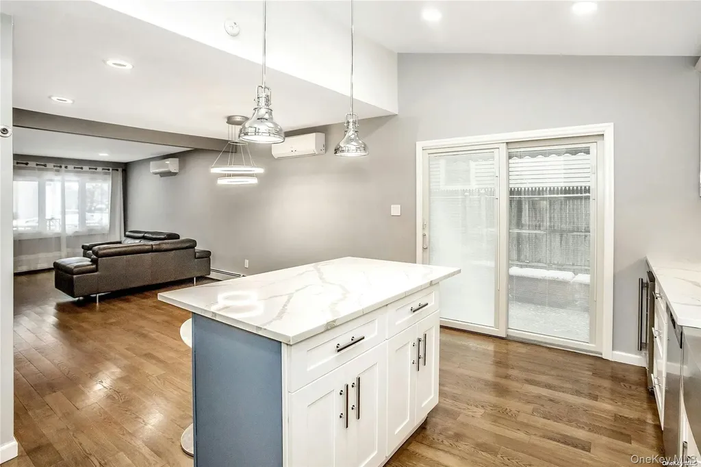 865 Grand Boulevard Westbury NY 11590