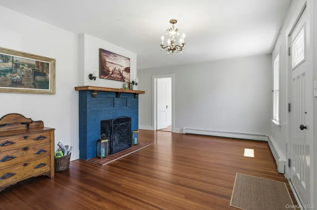 171 Taft Crescent Centerport NY 11721