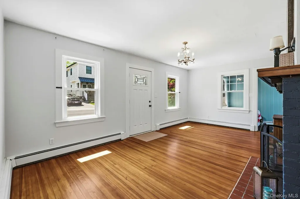 171 Taft Crescent Centerport NY 11721