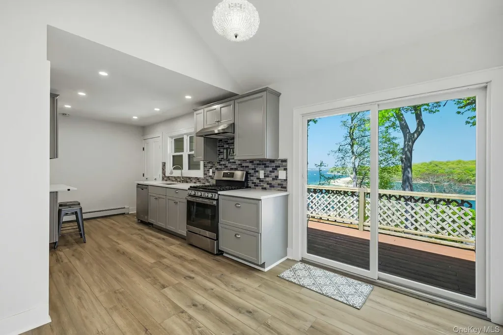 171 Taft Crescent Centerport NY 11721