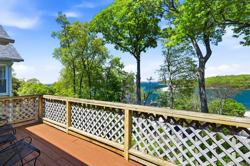 171 Taft Crescent Centerport NY 11721