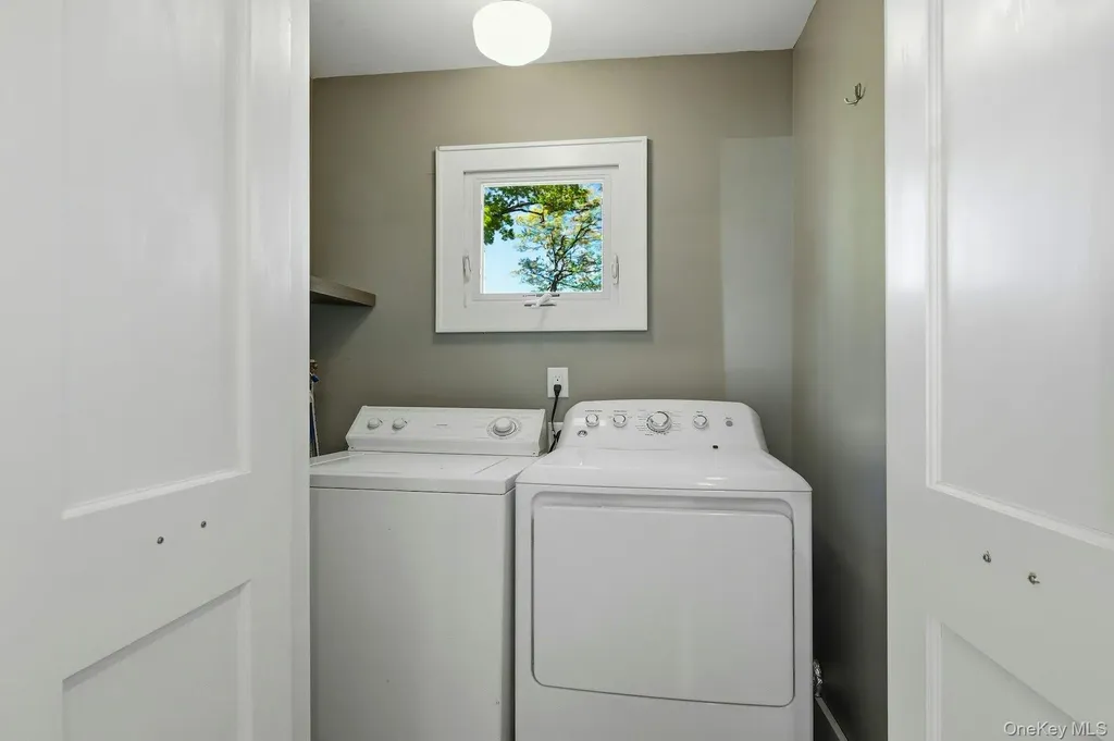 171 Taft Crescent Centerport NY 11721