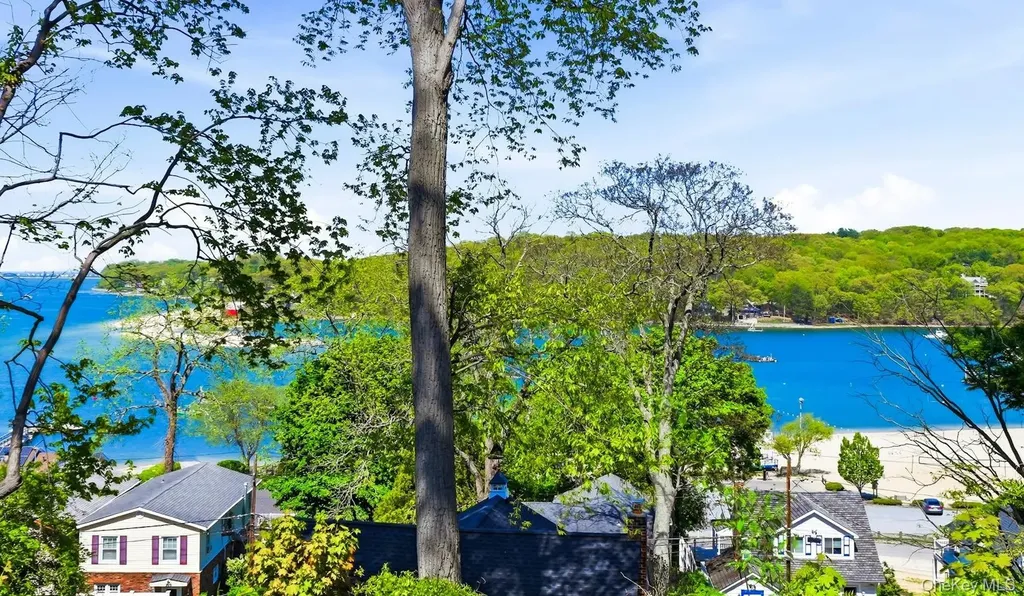 171 Taft Crescent Centerport NY 11721